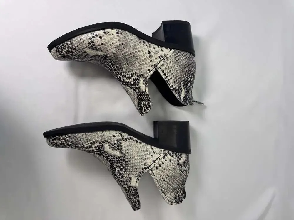 Blondo Eliza Western Waterproof Snakeskin Ankle Booties Size 6.5M Side Zip